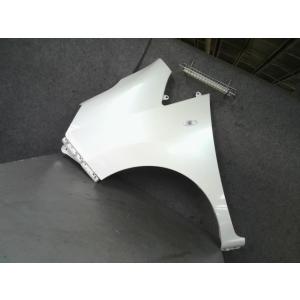 NV200バネット 3BA-M20 左フロントフェンダー QX1 63101-JX00A