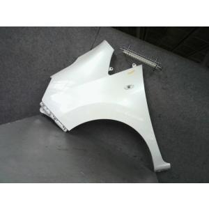 NV200バネット 3BA-M20 左フロントフェンダー QX1 63101-JX00A
