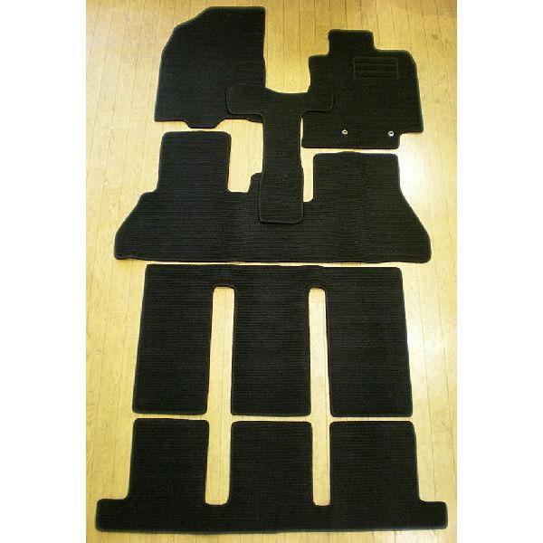 トヨタ アイシス １０系 １５系 フロアマット  黒