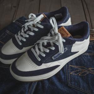 【リーボック公式】クラブシー 85 ヴィンテージ TCB jeans / CLUB C 85 VINTAGE TCB jeans（ネイビー）