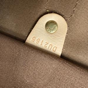 LOUIS VUITTON ルイヴィトン キー...の詳細画像3