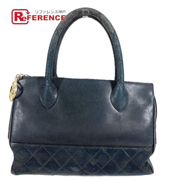 CHANEL シャネル Vステッチ ロゴ カバン トートバッグ CC ココマーク チャーム付き ヴィ...