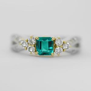 ☆新品☆『エメラルド0.74ct ダイヤモンド0.24ct』Pt900デザイン