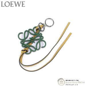 ロエベ　グリーン ロゴデザイン キーホルダー LOEWE】グリーン装飾ロゴキーホルダー - メルカリ
