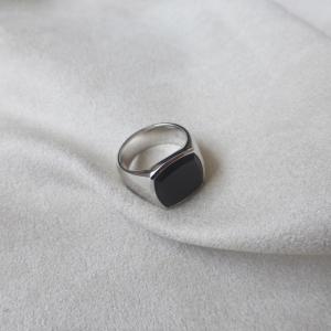 トムウッド （TOM WOOD） クッション リング ブラックオニキス Cushion Ring シルバー925 指輪 #50 10号 R74HQMBO01S925（新品）｜reine-web