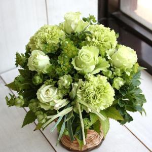 生花 アレンジメント お祝い 花 誕生日 プレゼント 女性 母 退職祝い 送別 ギフト グリーン薔薇のフラワーアレンジメント