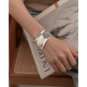 シルバー バングル シンプル ニュアンス ぷっ...の詳細画像3