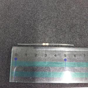 カーボン皮膜抵抗器 33R・CF1/4w・5%...の詳細画像1