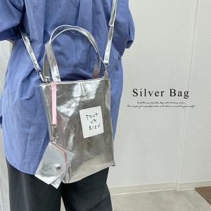 ショルダーバッグ レディース 軽い 斜め掛け 縦型 カジュアル 手提げ シルバー ロゴ y2k 高見え ミニポーチ付き スマホショルダー