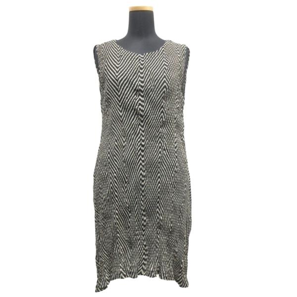 新品同様 02SS ISSEY MIYAKE イッセイミヤケ  ねじり プリーツ加工 ノースリーブ ...
