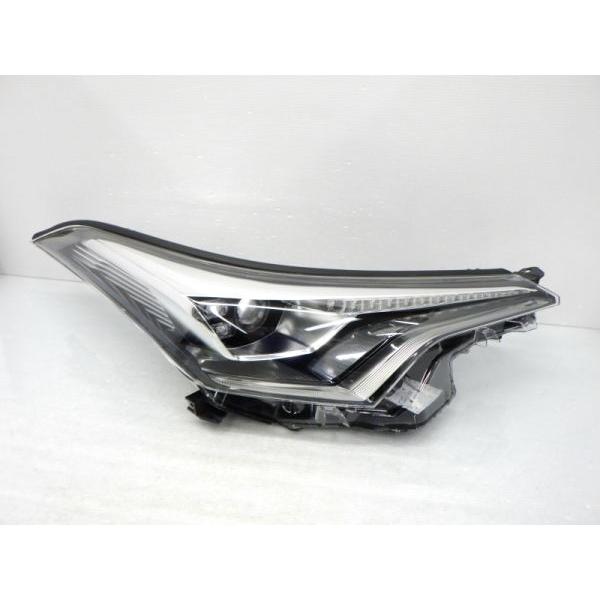 B12941 C-HR 前期 右ライト LED KOITO 10-101 (4) ZYX10/NGX...