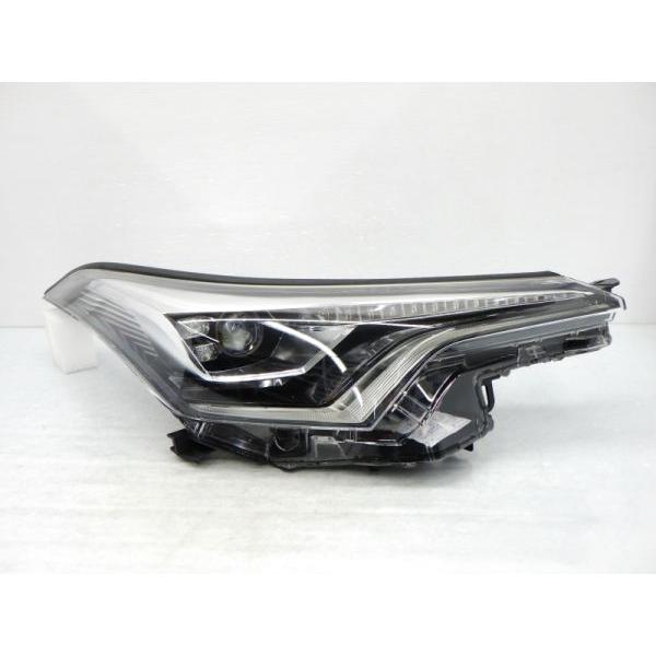 B09441 C-HR 前期 右ライト LED KOITO 10-101 (4) ZYX10/NGX...