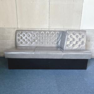 【中古】レザー 変形 2人掛けソファー ワイド...の詳細画像1