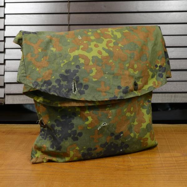ドイツ軍放出品 テントシート収納バッグ Flecktarn フレクター迷彩 軍幕収納袋 [ 破損あり...