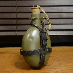 アメリカ軍 1QTキャンティーンNBCキャップ/カップ/カバー 実物放出良品 Amazon.co.jp: 実物 米軍 1QT CANTEEN SOFT (Olive) 実物