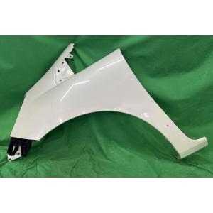 フィット DBA-GE7 左フロントフェンダー カラーNo：NH624P 60261-TF0-000...