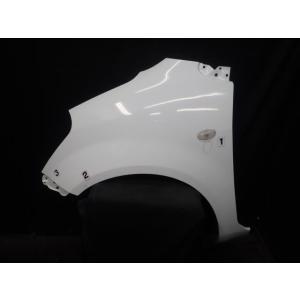 スプラッシュ DBA-XB32S 左フロントフェンダー 26U  57710-51K00