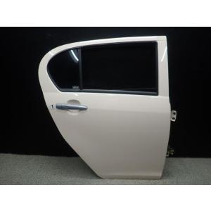 ピクシスエポック DBA-LA310A 右リアドアASSY T28  67003-B2191