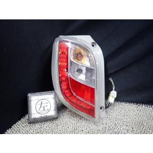 ピクシスエポック DBA-LA300A 左テールランプ W24  81560-B2560