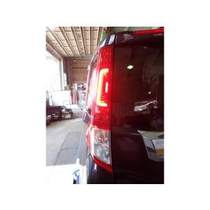 ルーミー DBA-M900A 左テールランプ X07  81560-B1380