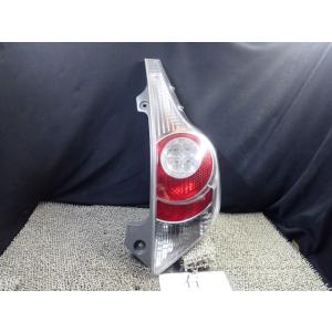 アクア DAA-NHP10 右テールランプ 9AH  81550-52A84