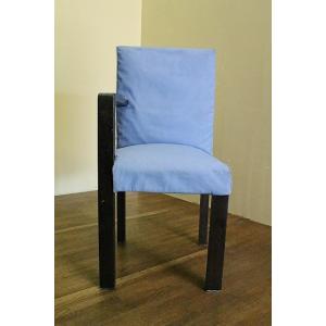 レトロな雰囲気の片肘付き椅子　古録展  送料別 Gサイズ　中古 品番I6043