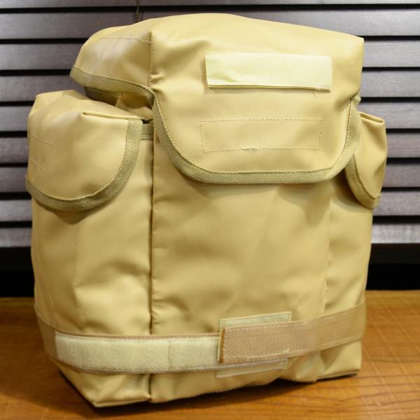 ポーランド軍放出品 ガスマスクバッグ MP-5用 防水 PVC生地 タンカラー [ 可 ] ポーラン...