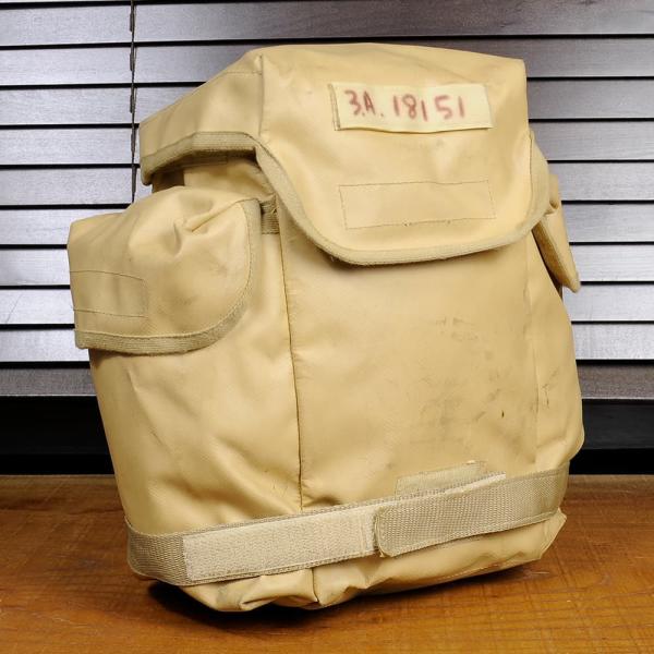 ポーランド軍放出品 ガスマスクバッグ MP-5用 防水 PVC生地 タンカラー [ 難あり ] ポー...
