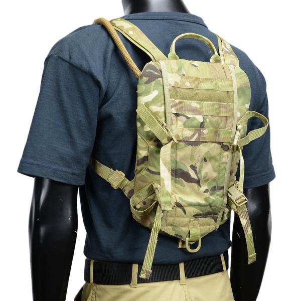 イギリス軍放出品 ハイドレーションキャリア Virtusシステム MTP迷彩 ライダー 3L [ 可...