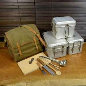 ドイツ軍放出品 テント用ポール&ペグセット 旧東ドイツ 収納袋付き