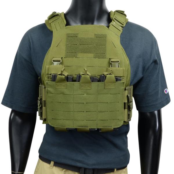 プレートキャリア 1000Dナイロン製 レーザーカットMOLLE クイックリリースバックル搭載 [ ...