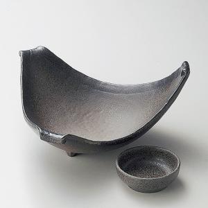 和食器 炭化土布目三ツ山刺身 21×17.3×9.5cm うつわ 陶器 おしゃれ おうち｜ricebowl