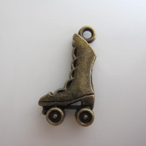 【3営業日以内に発送】デザインアクセサリーアンティークパーツ・金古美スケート【ハンドメイド・手芸】【...