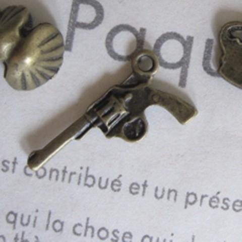 【3営業日以内に発送】デザインアクセサリーアンティークパーツ・ピストル【銃・ハンドメイド・手芸】【ギ...