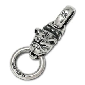 STANLEY GUESS(スタンリーゲス)：Twisted Cross Pendant