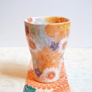 工房ゆずりは 湯呑茶碗 色彩花 瀬戸焼 花柄 優しい感性 女性だけの工房