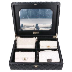 シャネル レザーケース Sets of 4 Minis Bags ミニバッグインキルティングレザーケース 中古 GZ14