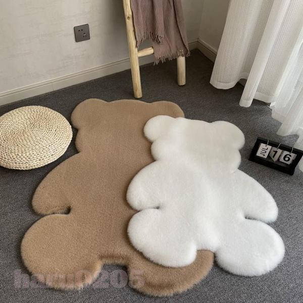 ラグ マット 絨毯 可愛い クマ カーペット ラウンド 無地 シンプル 洗える もこもこ 寝室 フェ...