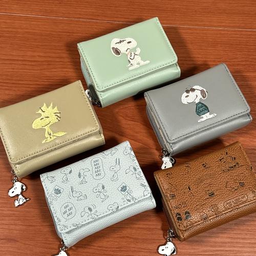 送料無料 ピーナッツ/スヌーピー コンパクト三つ折り財布 SPZ-3870-4 /スヌーピー ウッド...
