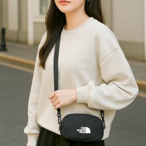 macho⭐︎様　韓国限定ノースフェイス　バケットバッグ　クリーム THE NORTH FACE ショルダーバッグ 「韓国限定・日本未入荷」THE