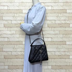 シャネル CCバケット ショルダーバッグ レザ...の詳細画像1