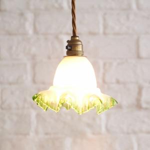 ミルクガラス フリル ペンダントライトシェード フランスアンティーク