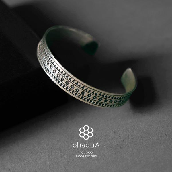 phaduA（パ・ドゥア） カレンシルバーバングル トライアングルフラワー / メンズ レディース ...