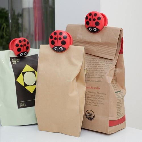 KIKKERLAND レディーバグバッグクリップ