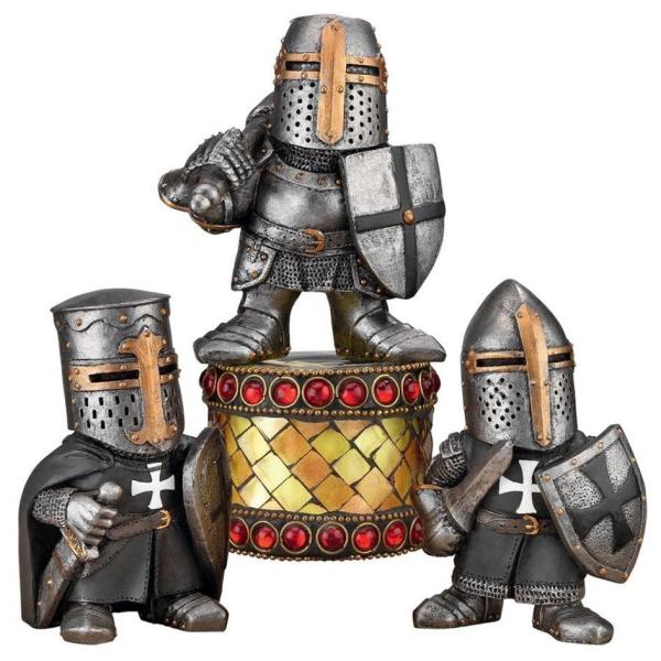 ゴシック王国のウィー中世十字軍騎士像3体セット彫像小さな騎士像セット十字軍フィギュア甲冑ナイト輸入品