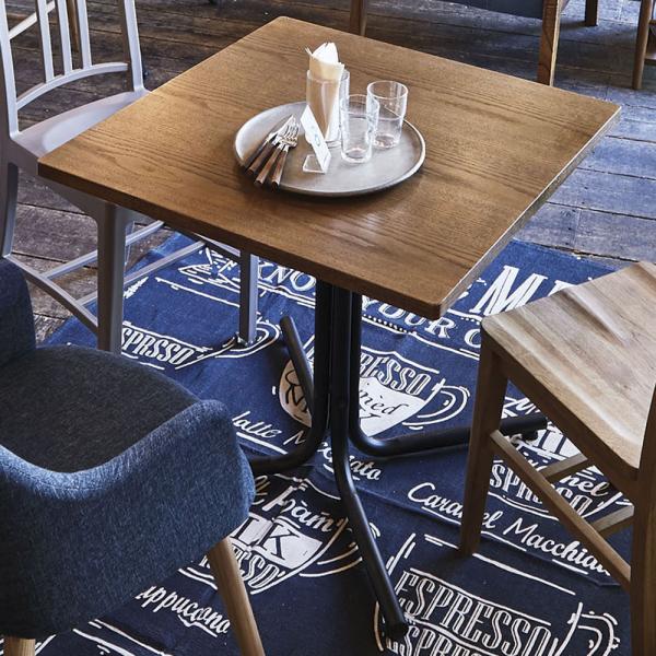 木製×スチールのおしゃれなカフェテーブル