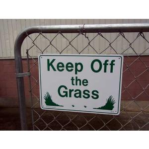 プラスチックサインボード　KEEP OFF THE GRASS　/　芝生に入るな　CA-18｜rose-bowl