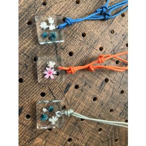 ネックレス会　固まるハーバリウム    正方形　ペンダント　１個