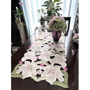 カサブランカ  40X85 cm カットワーク刺繍 テーブルセンター