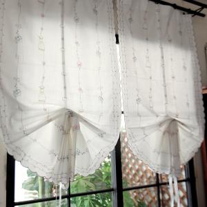 完売　送料無料　バルーンレースカーテンシェード 65×145ｃｍ　リボンで調節 ホワイト半透明 可愛い柄の刺繍｜rose-viva-shop